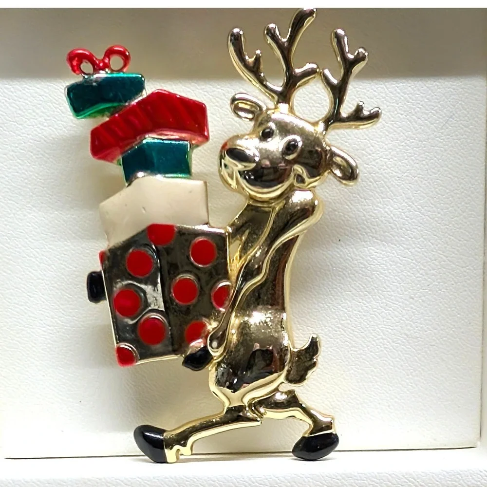 Vintage Danecraft Reindeer Gifts Brooch Pin Goldtone Red Green‎ Enamel Holiday